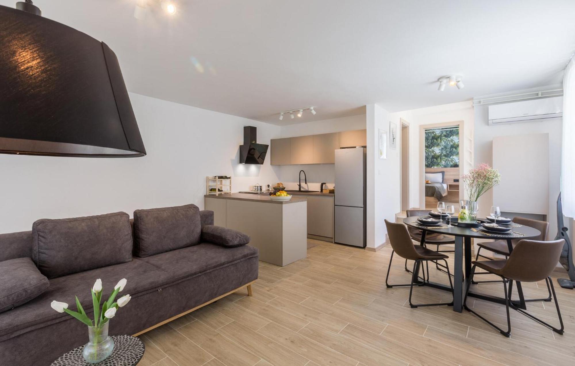 1 Bedroom Beautiful Apartment In Porec Ngoại thất bức ảnh