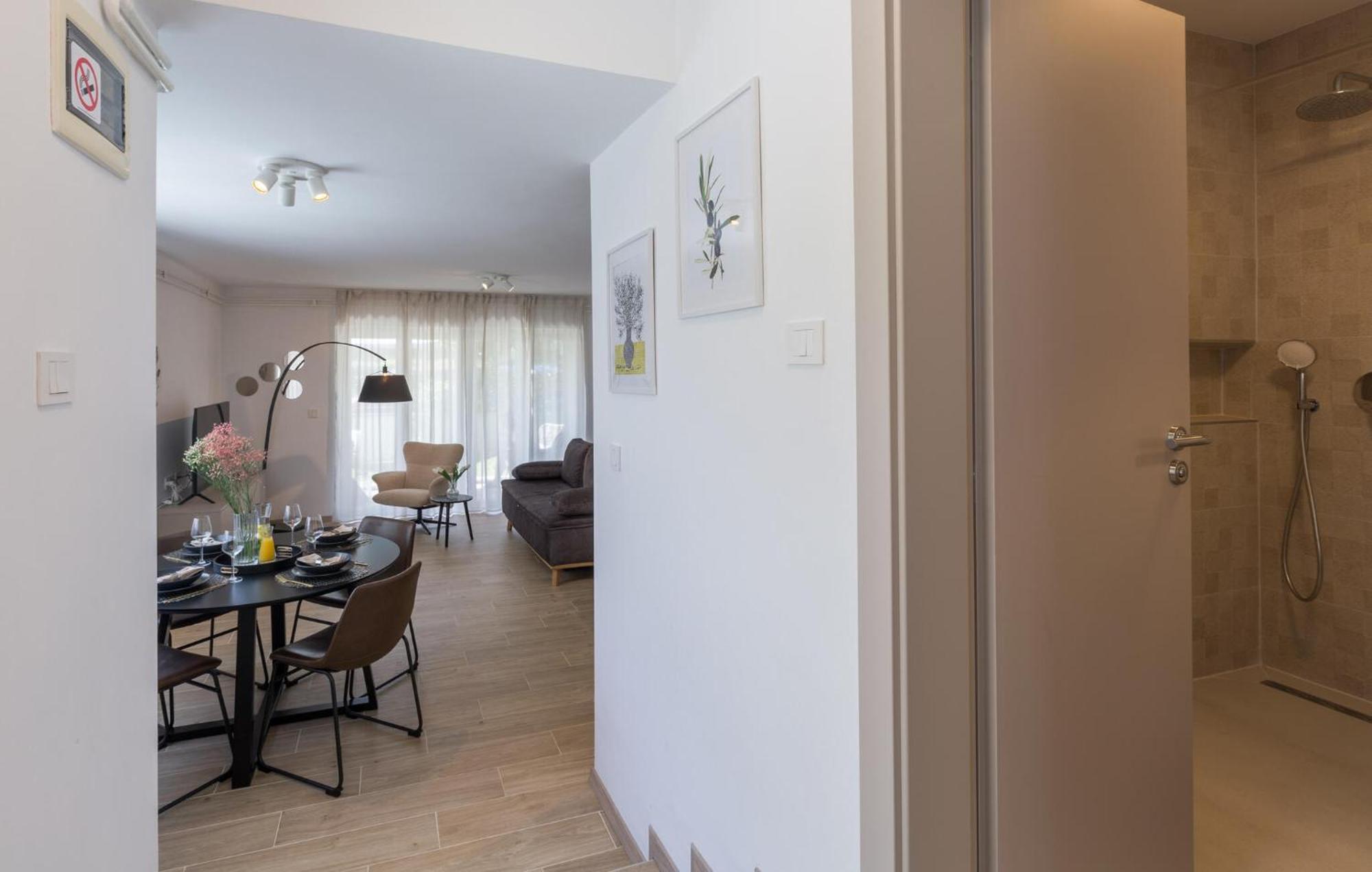 1 Bedroom Beautiful Apartment In Porec Ngoại thất bức ảnh