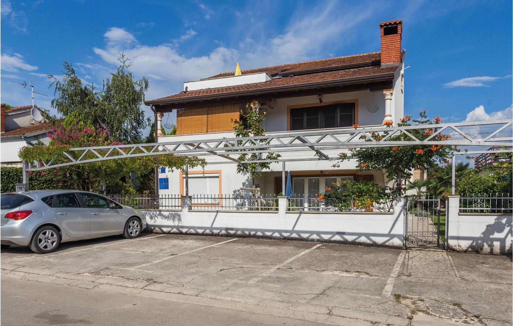 1 Bedroom Beautiful Apartment In Porec Ngoại thất bức ảnh